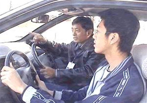 汽車(chē)陪練,西安汽車(chē)陪練的領(lǐng)跑者.jpg